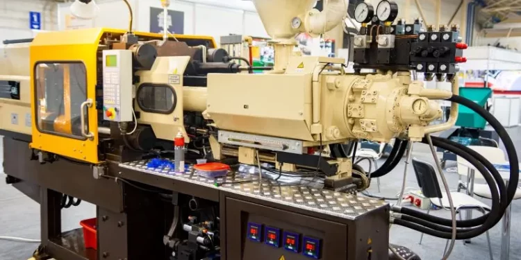 Imagem de uma máquina Injetora de plástico usada