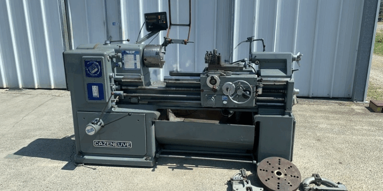 torno em um pátio industrial