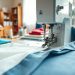 máquina overlock e diferentes tecidos