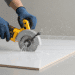 Serra mármore cortando porcelanato com jato d'água para refrigeração