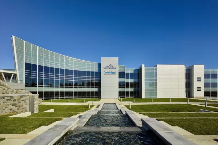 fachada escritório Saint Gobain