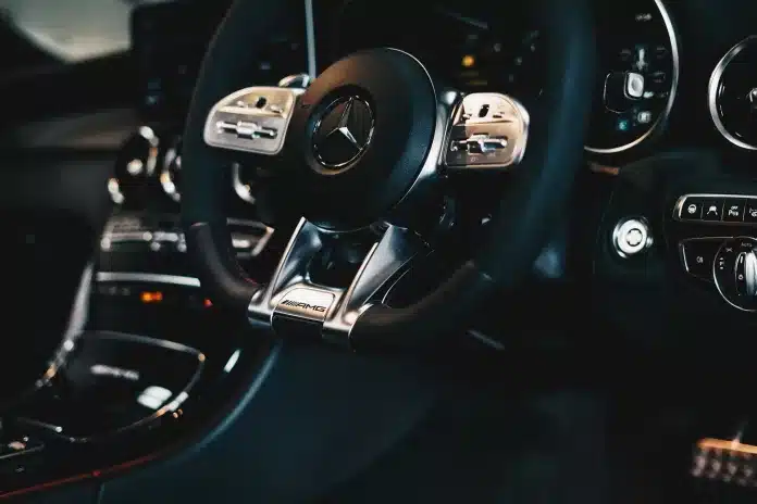 interior de carro da marca mercedes benz