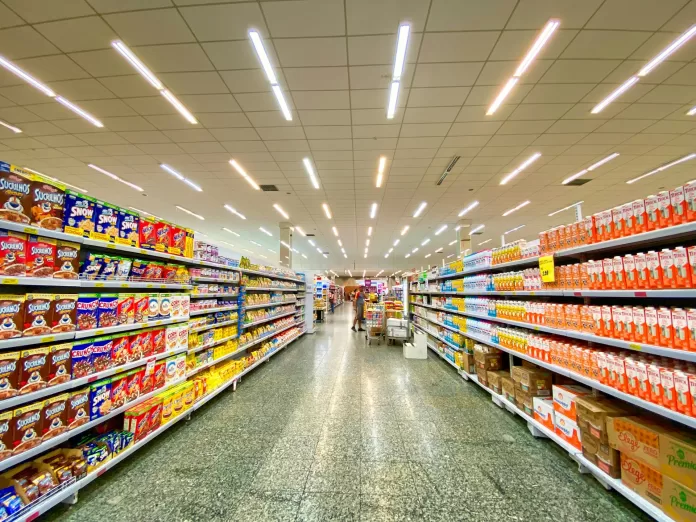 corredor de supermercado