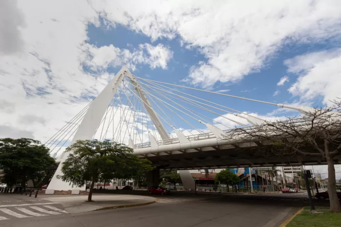 foto de arco arquitetônico de Cuiabá