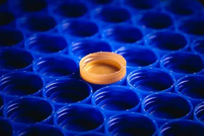 tampas plásticas