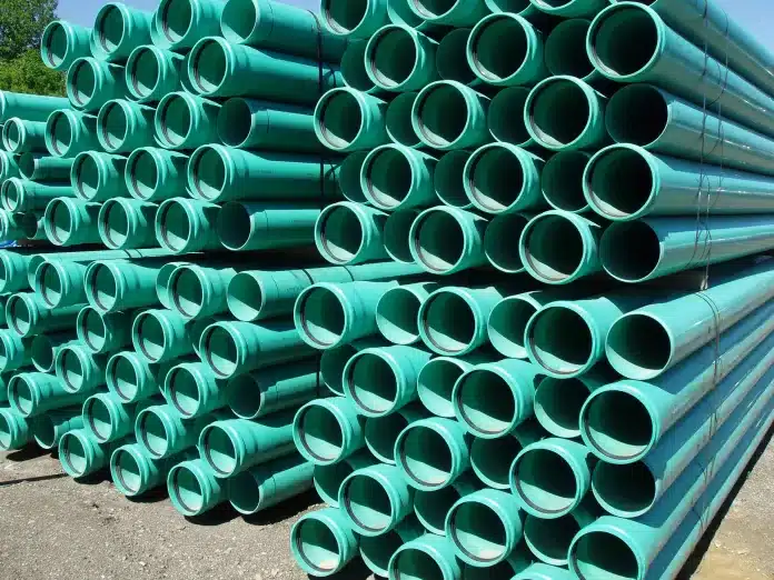 tubos de plástico verdes