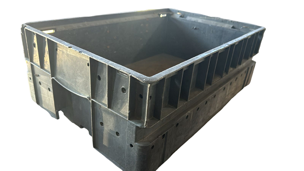 CAIXA PLÁSTICO EMPILHAVÉL 20 X 60 X 40 PRETA C8106
