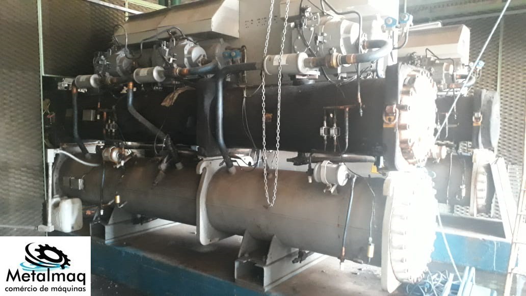Chiller Parafuso carrier 30HXC 260tr 440v 750.000 kcal - C6253