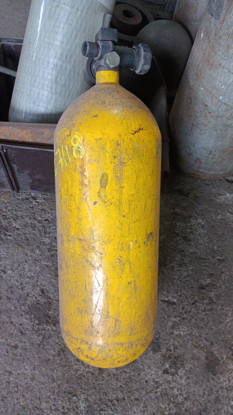 Cilindro de Oxigênio 3,8kg 374 bar cheio - C7118