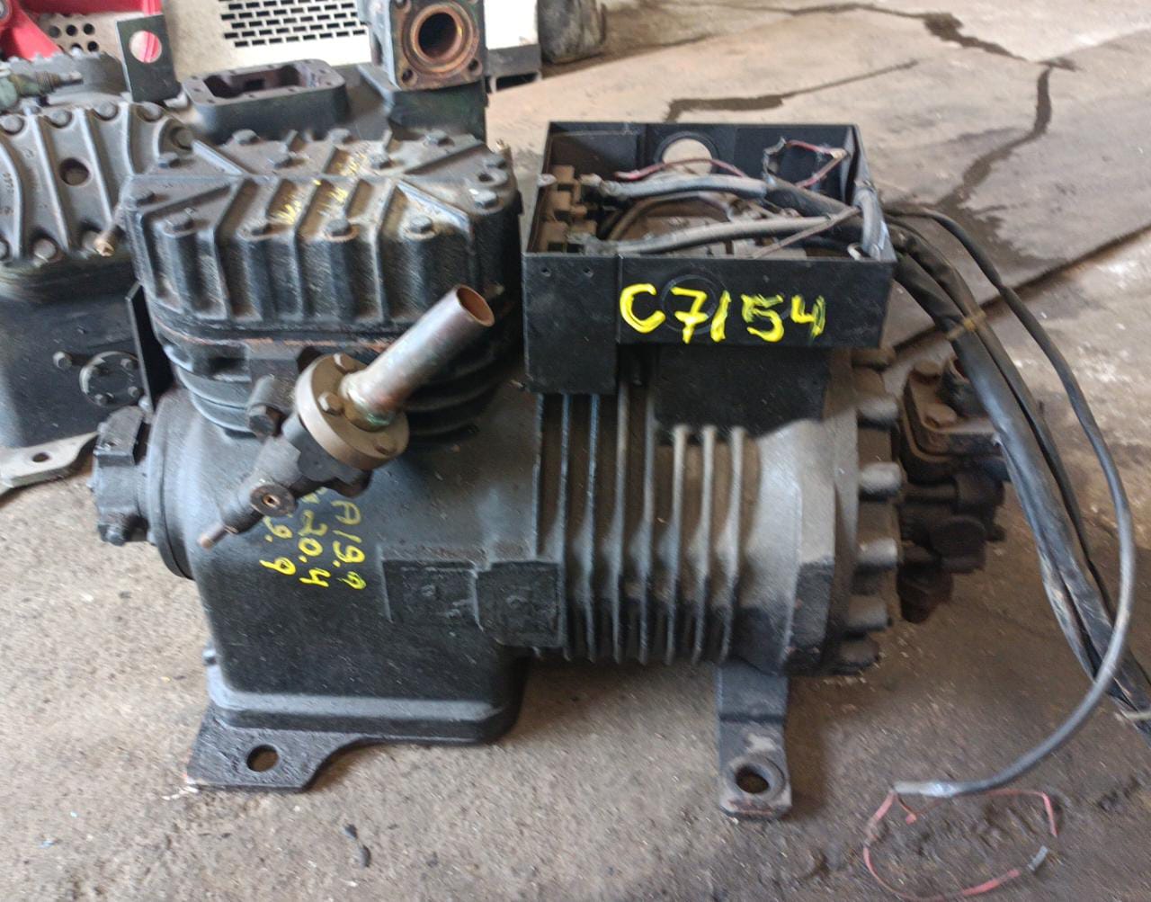 COMPRESSOR SEMI HERMÉTICO BITZER - C7154