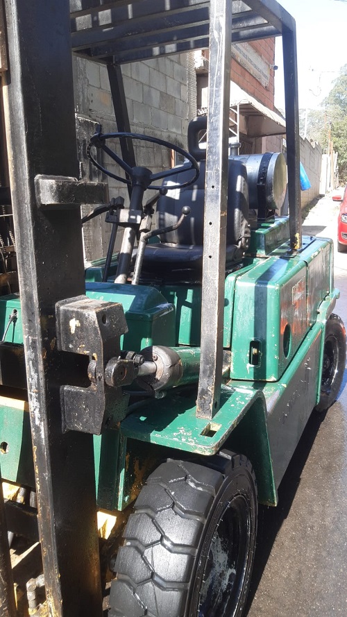 Empilhadeira Clark 4 Toneladas C8491