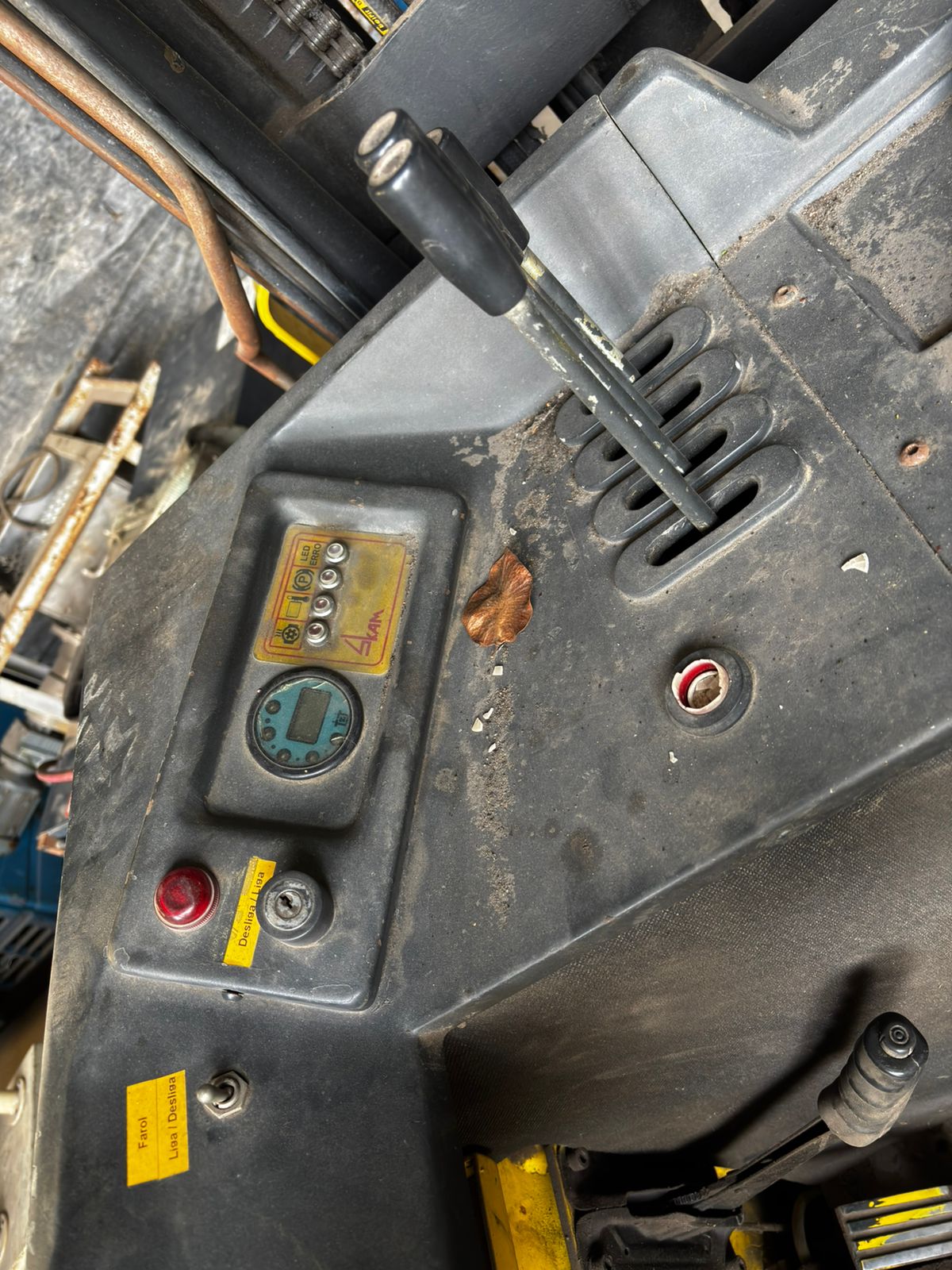 Empilhadeira Elétrica 2000 Kg Skam EPR Elev 6.300