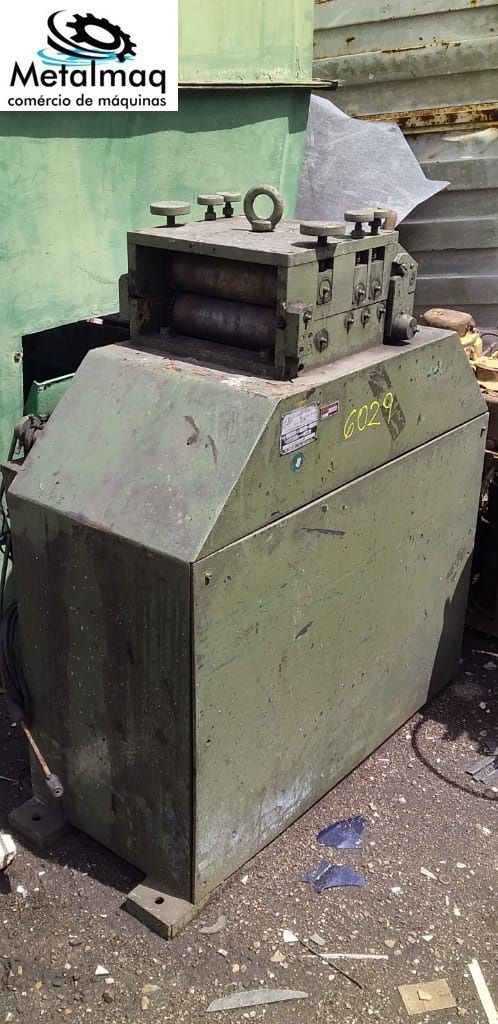 Endireitadeira de chapa alimentador para prensa C6029