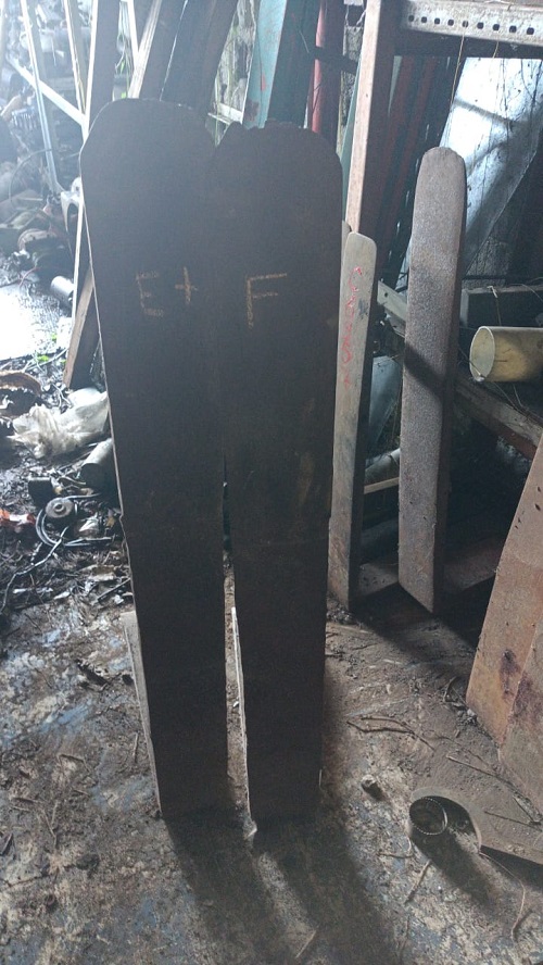 Garfos de empilhadeira 2,5 ton 1320mm x 25mm - C6860