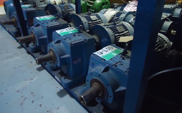 Motoredutor elétrico 1/4 hp 1/2 cv Redução 1:35