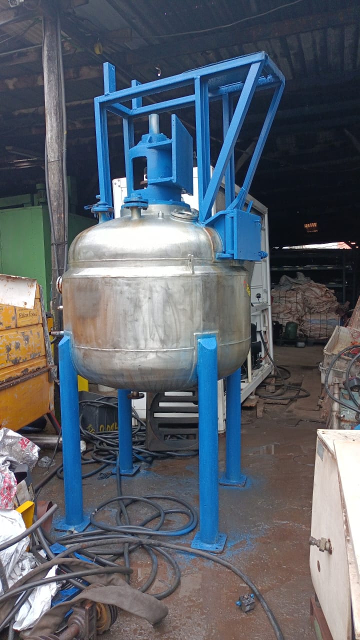 Reator inox batedor meia cana encamisado 1000 litros - C7088