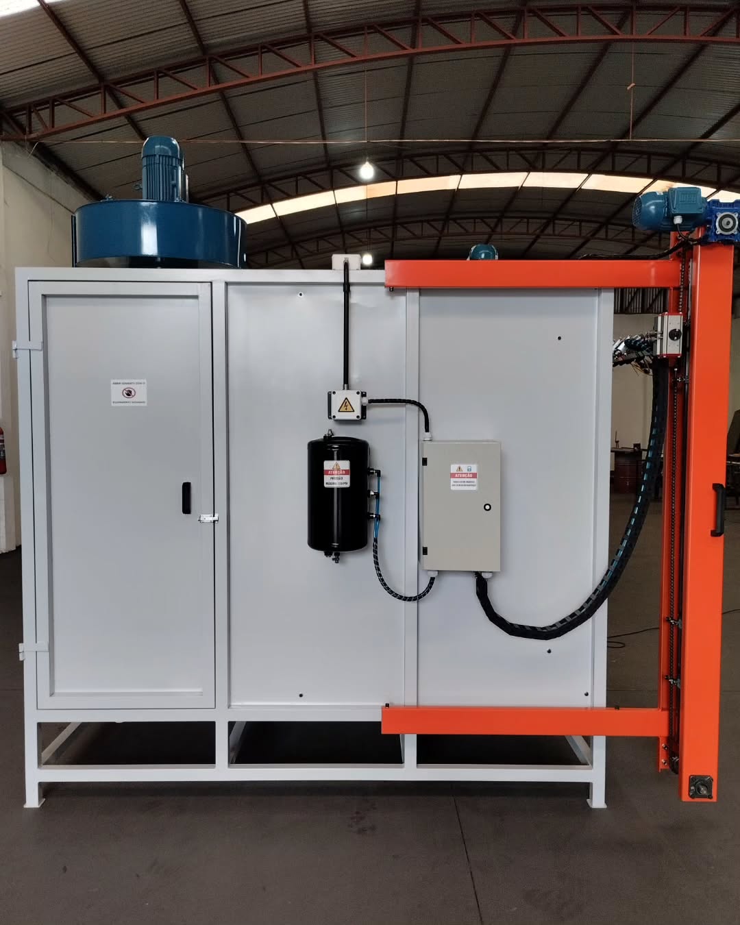 Cabine de pintura industrial com filtragem tripla