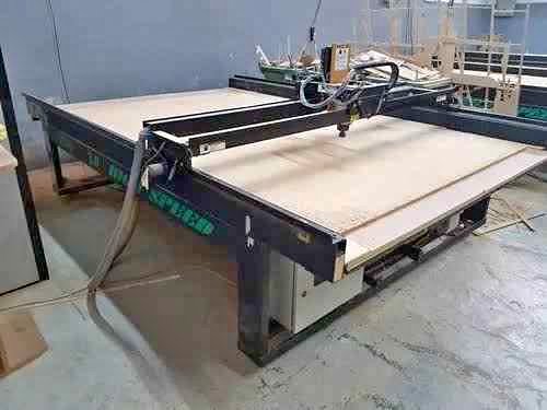 CNC ROUTER