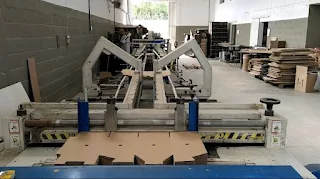 Coladeira Dobradeira Automatica de Caixa dePapelão