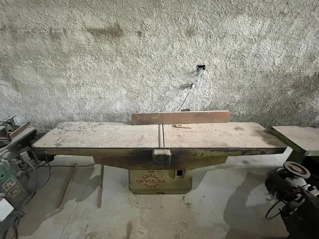 Desempenadeira invicta