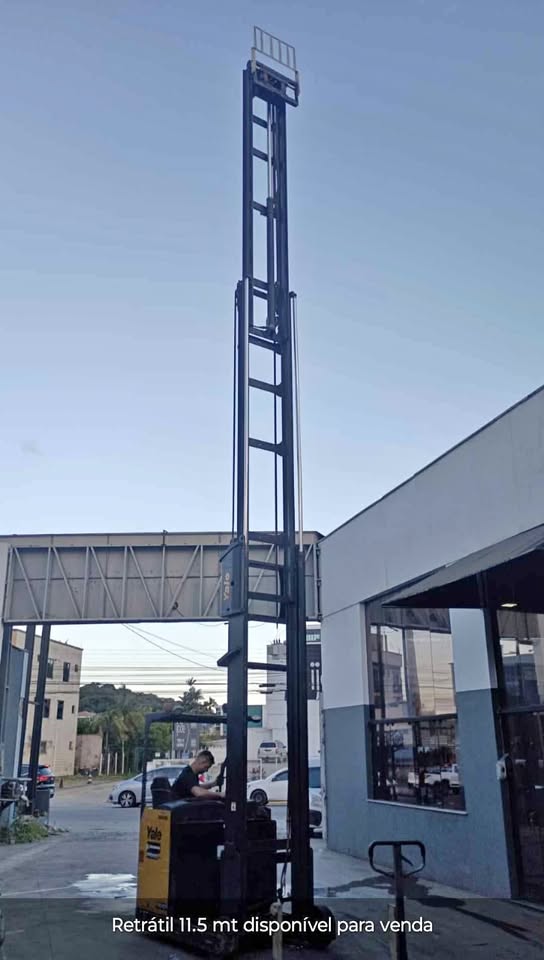 Empilhadeira Elétrica Retrátil Yale MR16