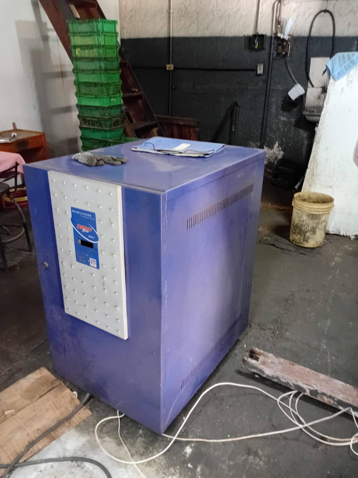 Estabilizador Lacerda 30 KVA
