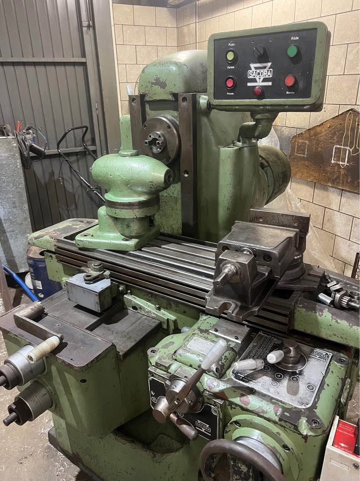 Fresadora Sacora FR 80 GM