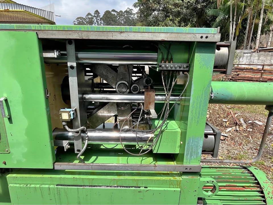 Injetora de plástico oriente