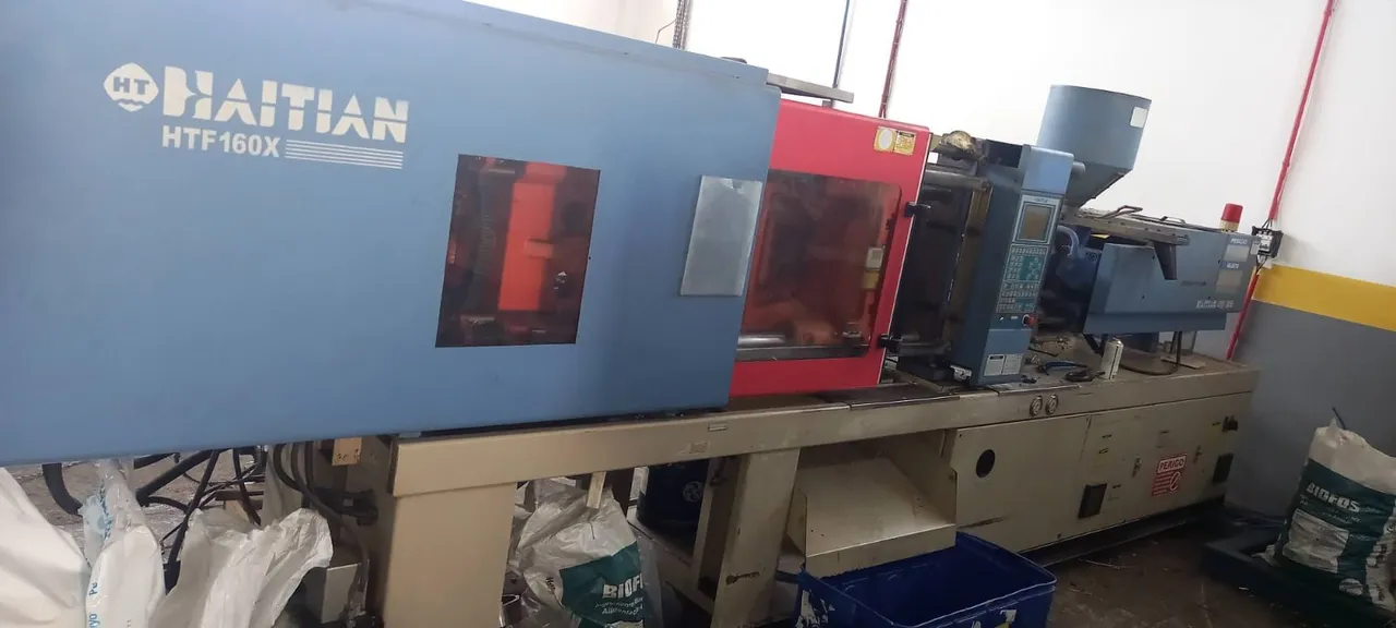 Injetora de Plásticos Haitian 160t