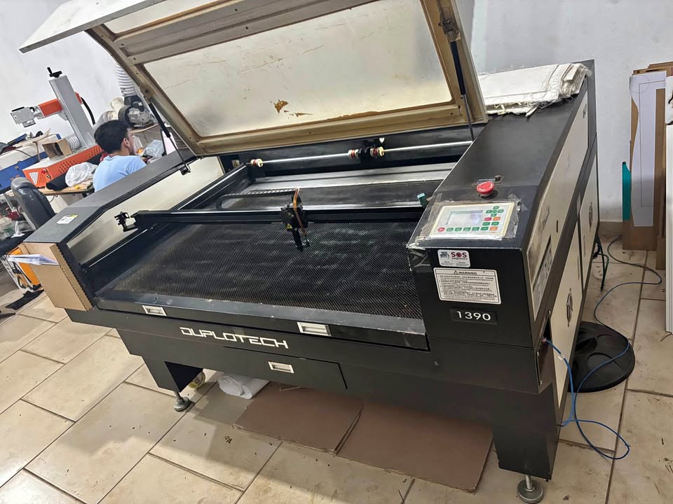 Maquina a Laser 130x90cm