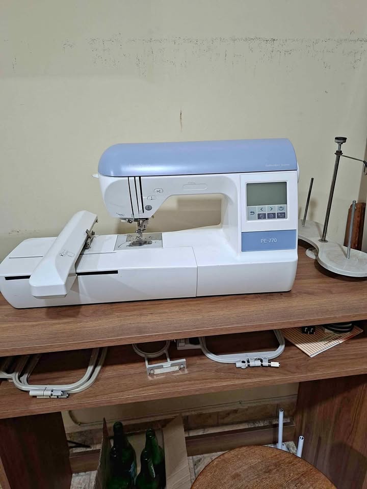 Máquina brother Pe 770