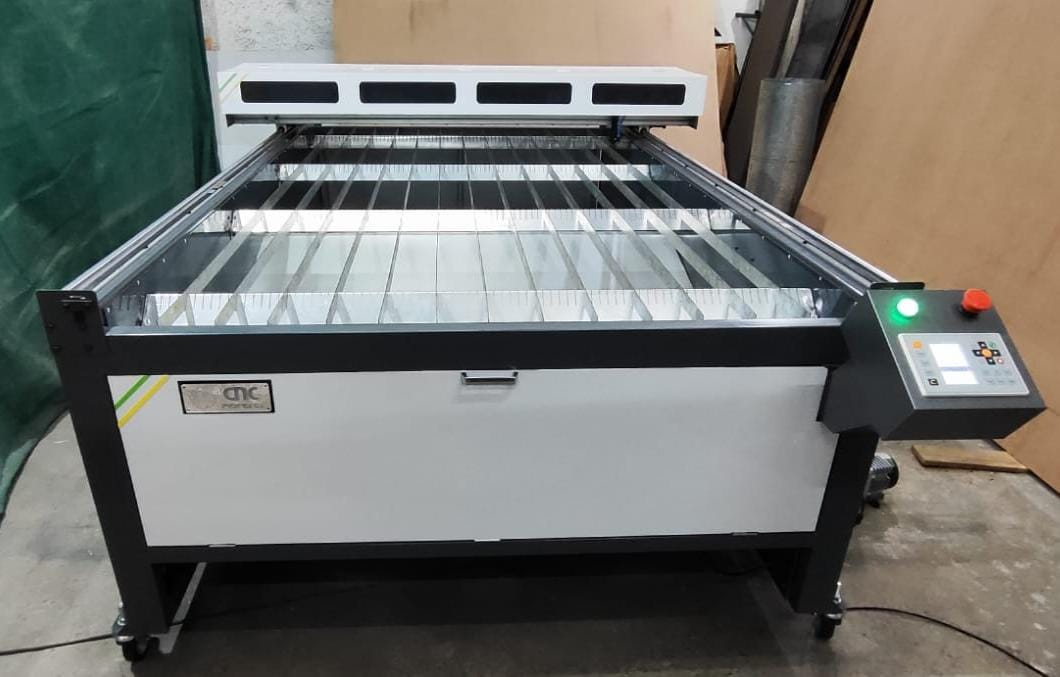 Máquina CNC Laser CO2 2500x1400