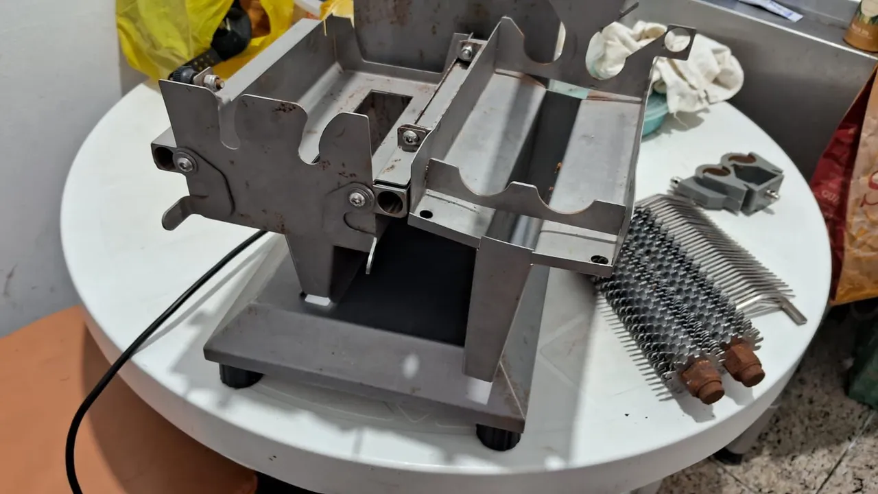 Máquina de bater bife caff