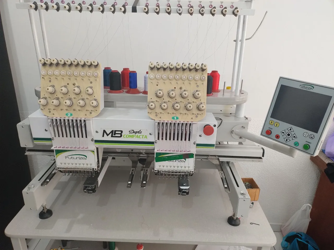 Máquina de bordado Futurize 2016
