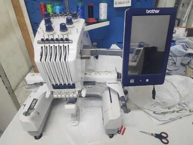 Máquina de Bordar Brother PR670E