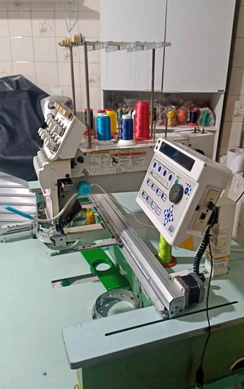 Máquina de bordar Tajima 1 cabeça