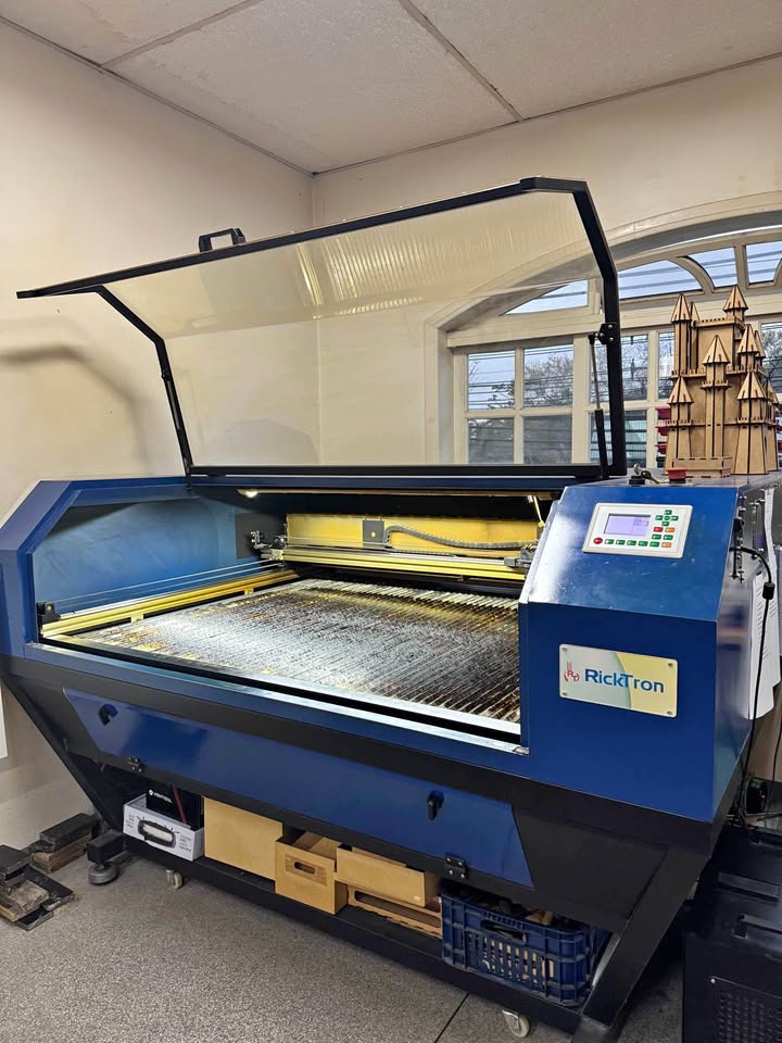 Máquina de corte a laser