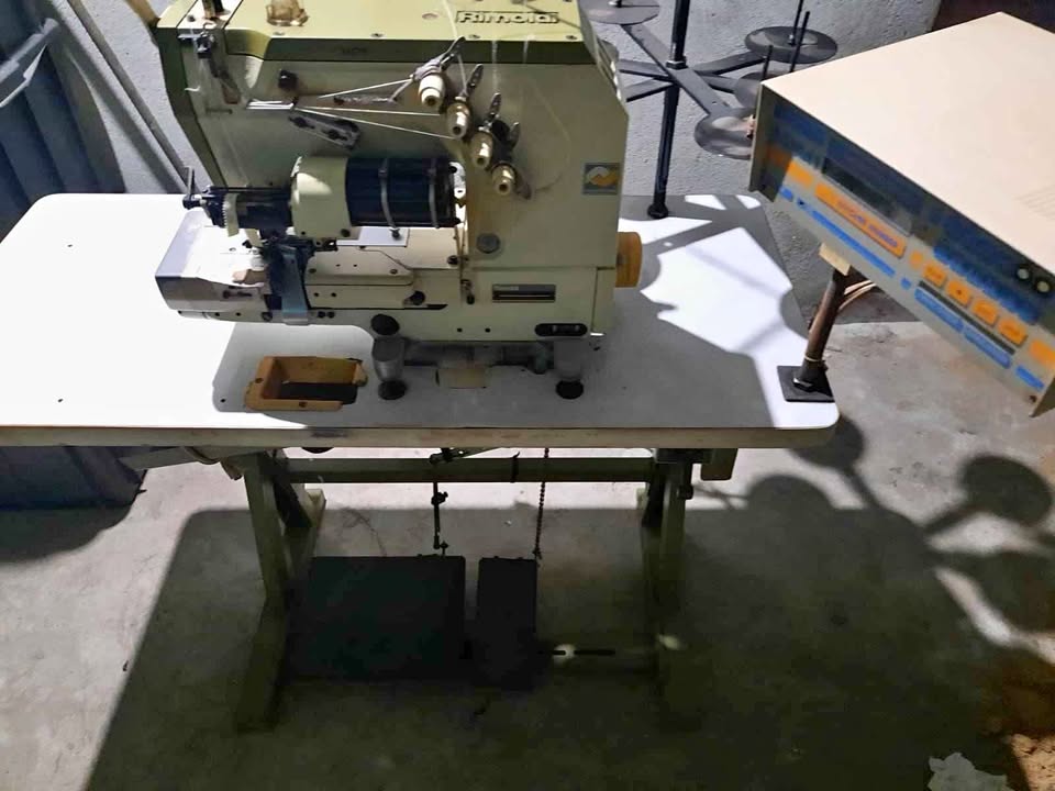 Máquina de costura Elastiqueira