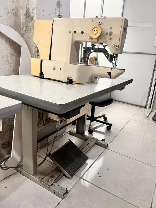 Máquina de Costura Industrial traveti