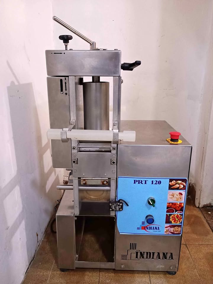 Máquina de pastel e ravioli