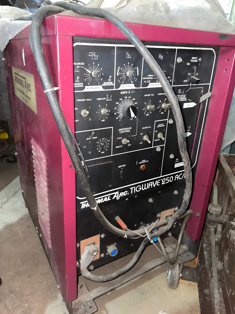 Máquina De Solda Thermal Arc Tigwave 250 (Usado)