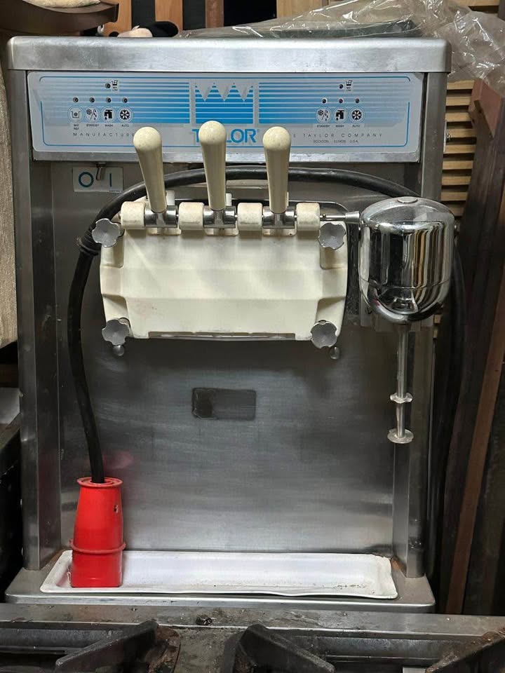 Maquina de Sorvete TAYLOR com Milkshake