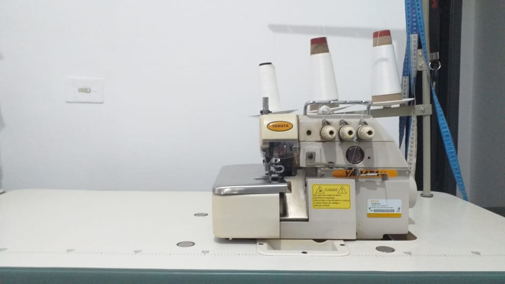 Máquina Industrial Overlock