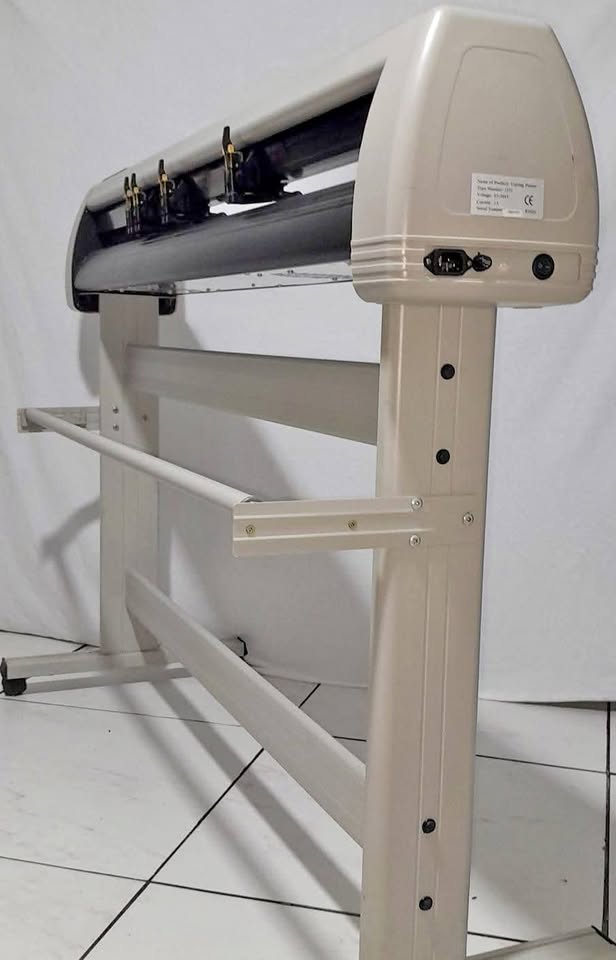 Plotter jinka 1351