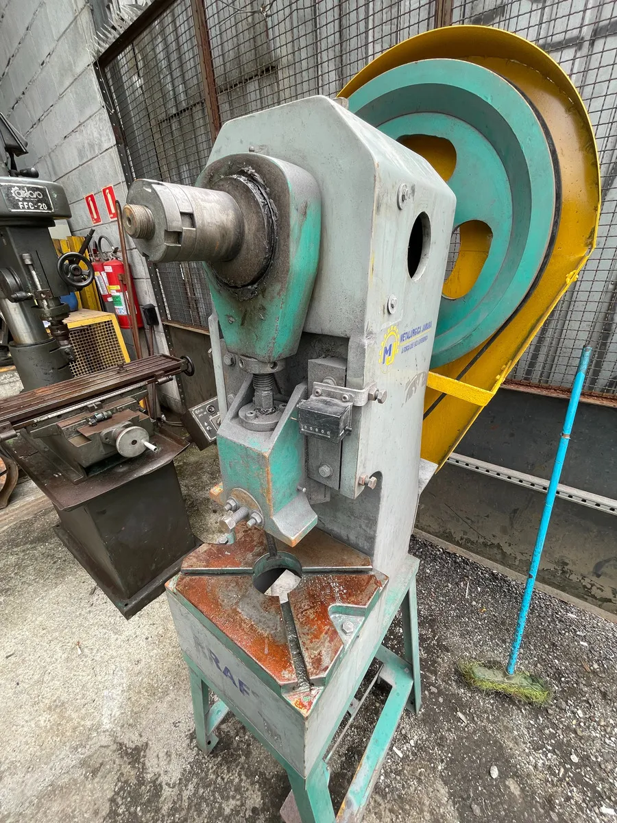 Prensa Excêntrica 12t Kraft (Usado)