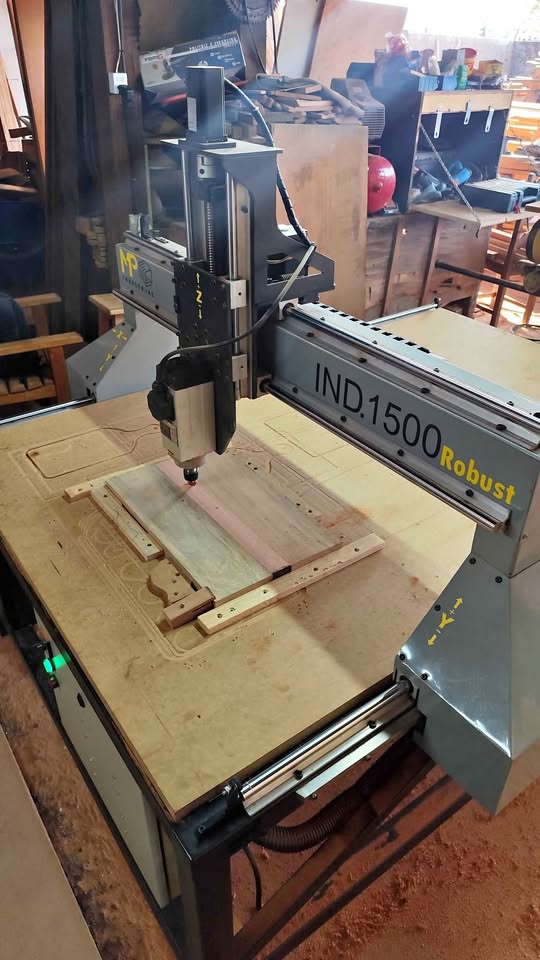 ROUTER CNC modelo IND.1500 Robust