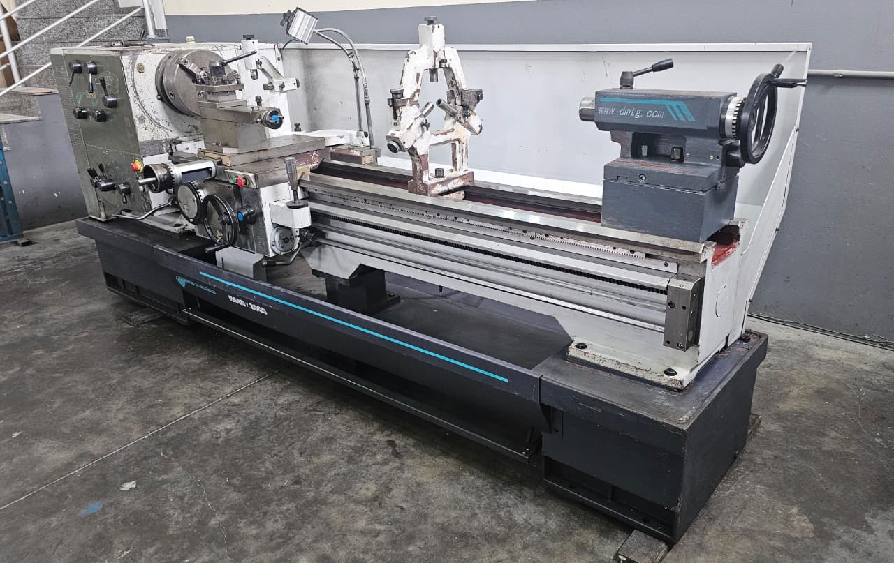 TORNO MECÂNICO DMTG